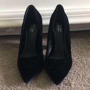 High heels, lightly used